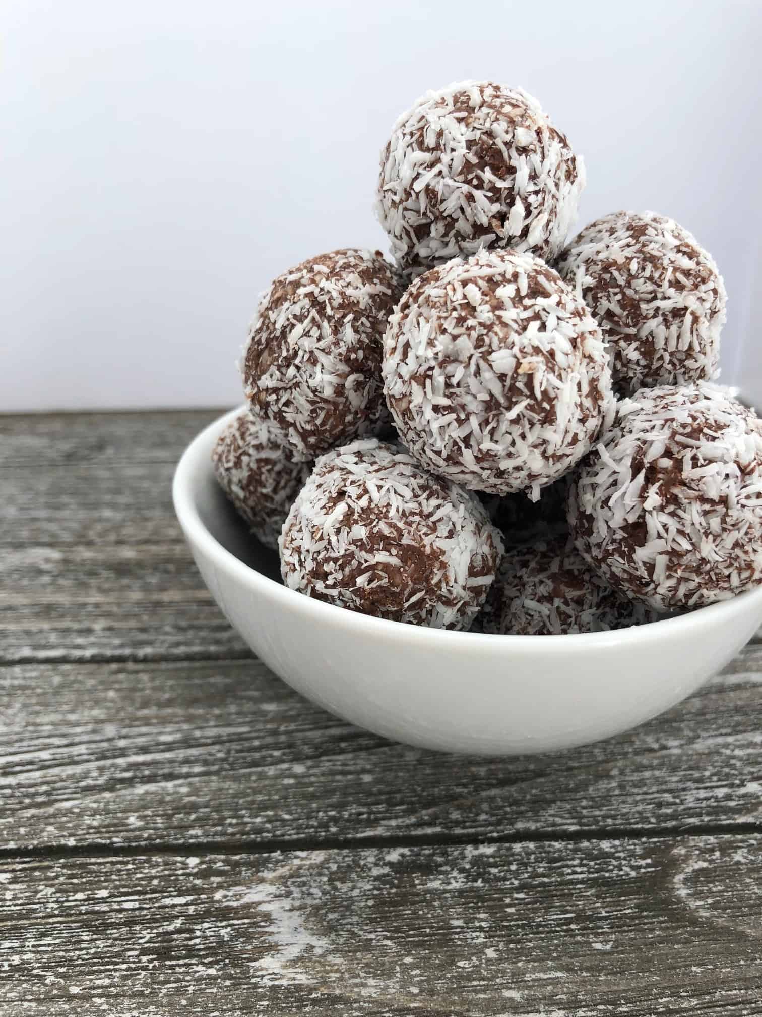 ALMOND JOY INSPIRED BLACK BEAN BROWNIE BITES - Sweat Fixx